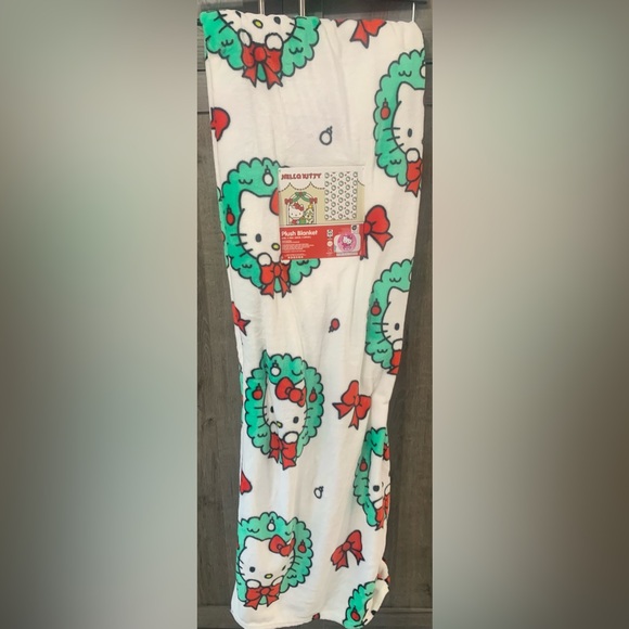 Hello Kitty Other - New Hello Kitty Christmas Red Bow Wreath Plush 60 x 90 Throw Blanket With Tag